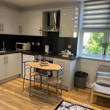 The Grande Residence - Close To Central London & Next To Northfield Tube Station Hanwell Buitenkant foto